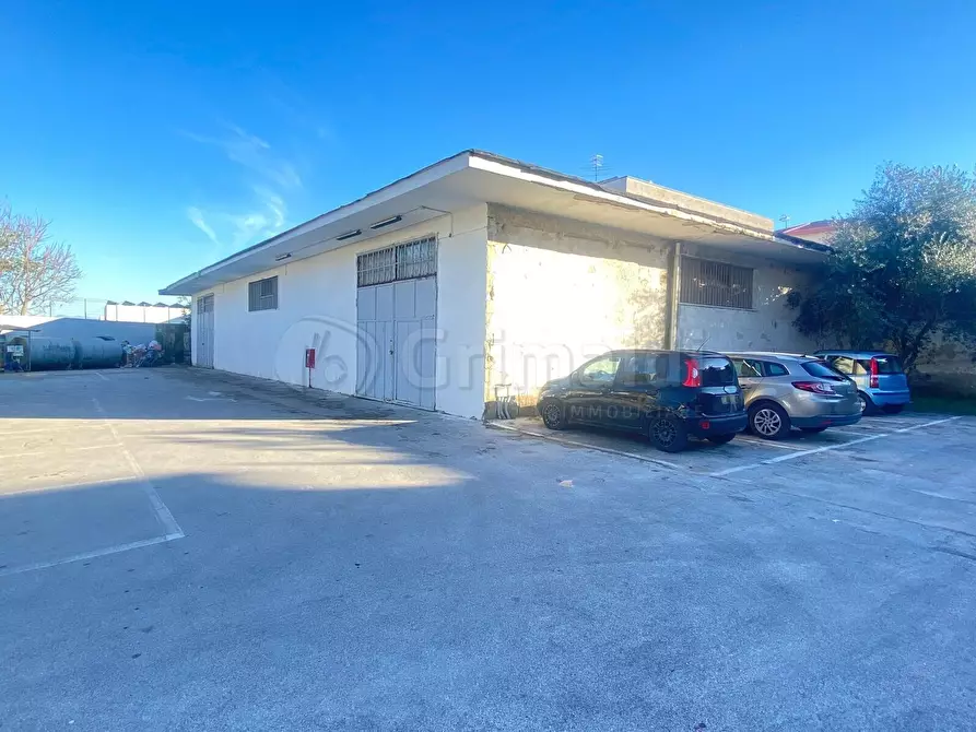 Immagine 5 di Capannone industriale in affitto  a Mugnano Di Napoli