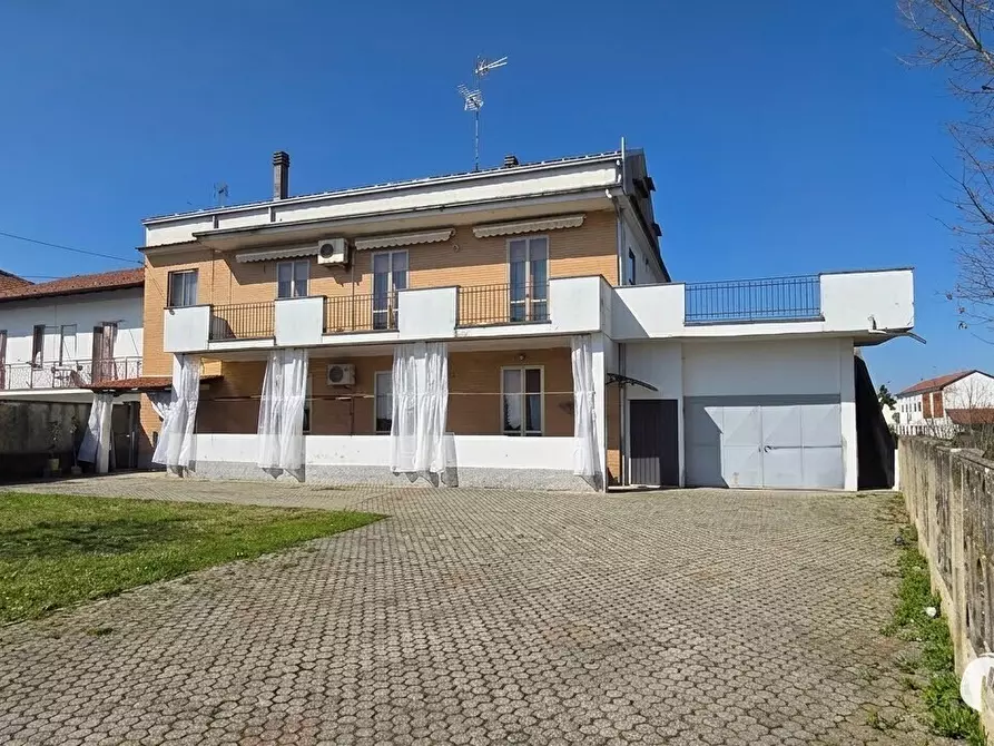 Immagine 1 di Casa bifamiliare in vendita  in Via San Giorgio 13 a Tricerro