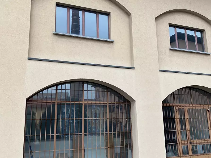 Immagine 17 di Capannone industriale in vendita  a Como