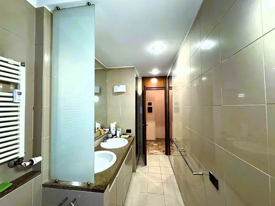 Immagine 37 di Appartamento in vendita  in Piazza Imperatore Tito 8 a Milano