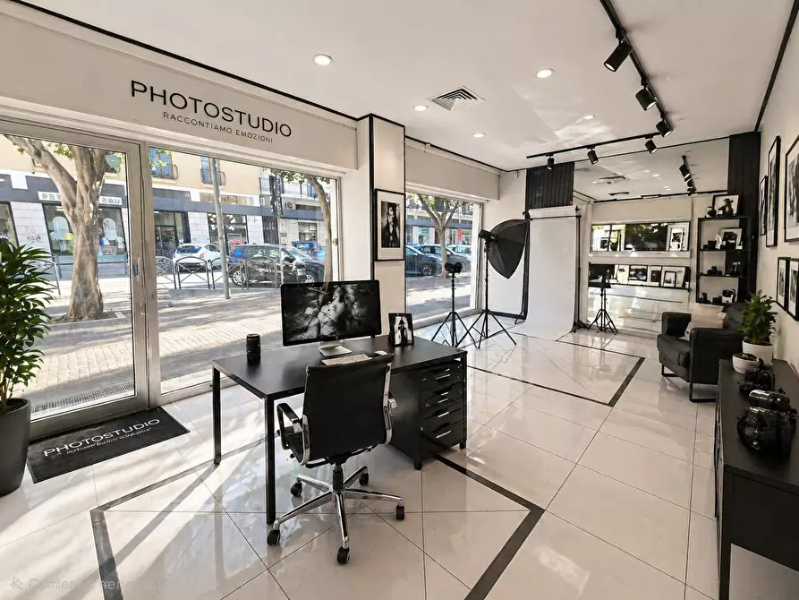 Immagine 1 di Locale commerciale in vendita  in Via Guglielmo Oberdan 57 a Lecce