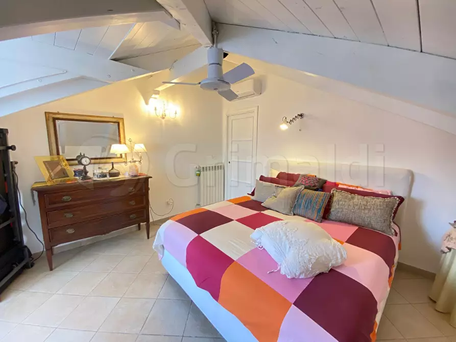 Immagine 12 di Trilocale in vendita  a Giugliano In Campania