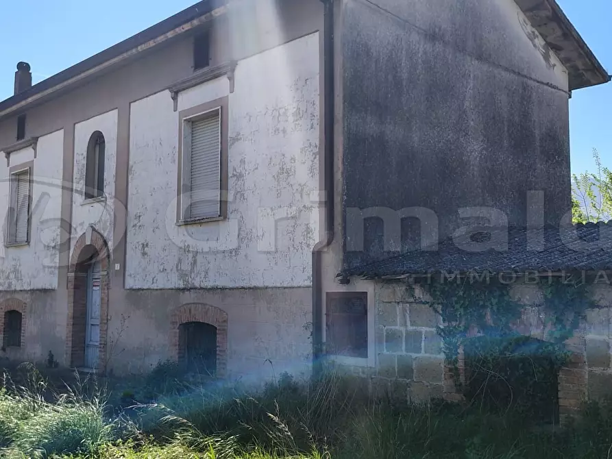 Immagine 1 di Villa in vendita  in Via Sferracavallo snc a San Martino Valle Caudina