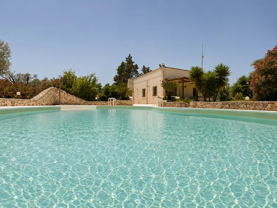 Immagine 2 di Villa in vendita  a San Vito Dei Normanni