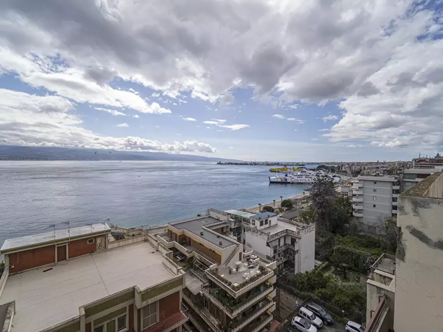 Immagine 36 di Attico in vendita  a Messina