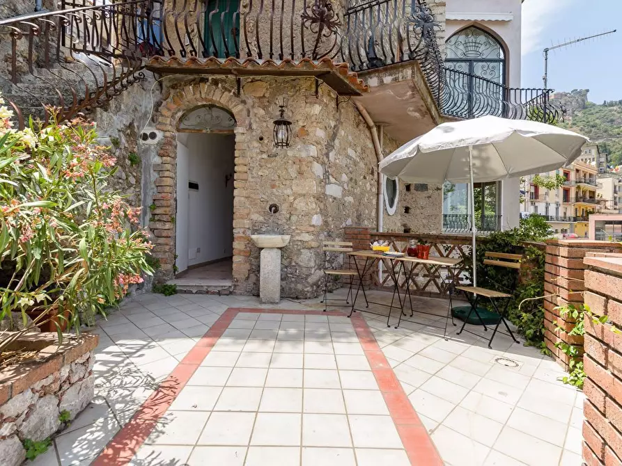 Immagine 5 di Appartamento in vendita  in Via Fontana Vecchia 5 a Taormina