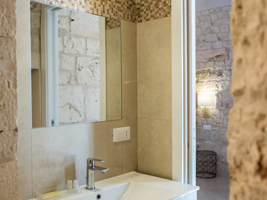 Immagine 11 di Casa indipendente in vendita  in Via Angelo Cappelli a Castellana Grotte