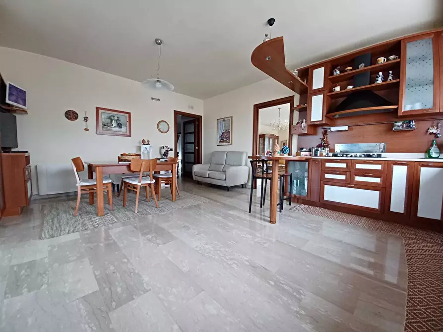 Immagine 10 di Casa indipendente in vendita  in Via Conchia a Monopoli