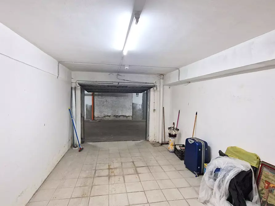 Immagine 14 di Garage in vendita  in Via Urelio Nicolodi 25 a Avellino