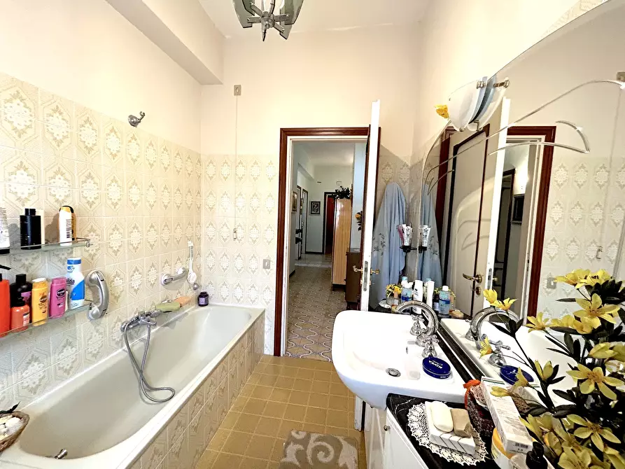 Immagine 19 di Pentalocale in vendita  in Via Tagliamento 85 a Avellino