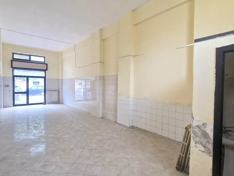 Immagine 8 di Bar / Ristorante in vendita  in via francesco tedesco 32 a Avellino