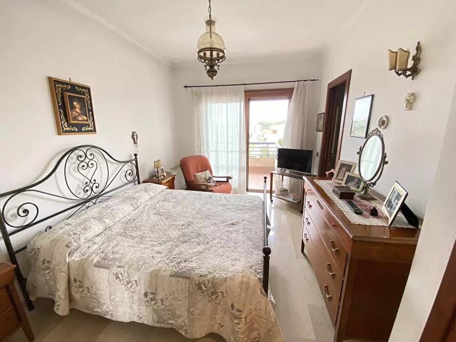 Immagine 30 di Attico in vendita  in Via Andrea Millevoi 401 a Roma