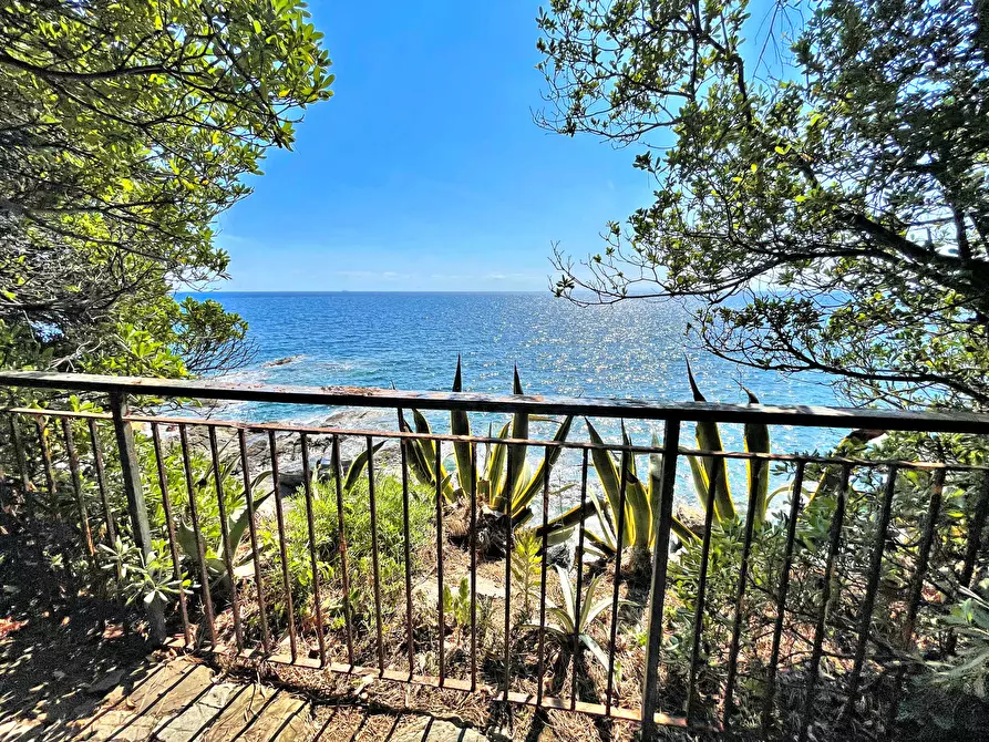 Immagine 16 di Casa indipendente in vendita  a Recco