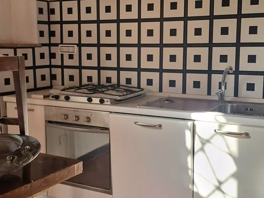 Immagine 7 di Trilocale in affitto  a Ameglia