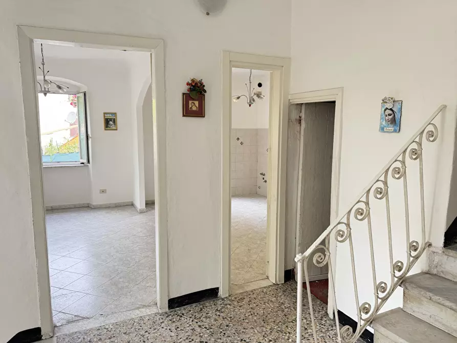 Immagine 25 di Appartamento in vendita  in Viale Giuseppe Mazzini a Sarzana