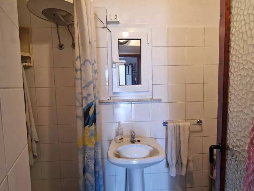 Immagine 9 di Casa indipendente in vendita  a Ameglia