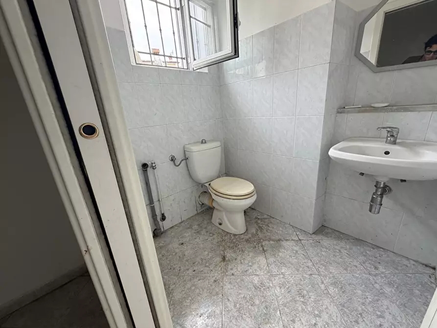 Immagine 13 di Appartamento in vendita  in Viale Giuseppe Mazzini a Sarzana