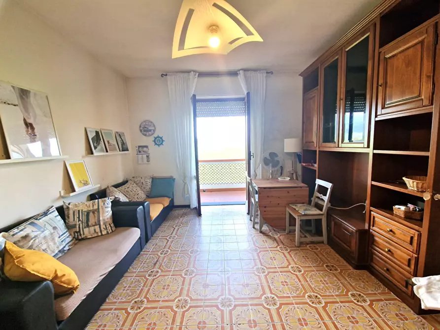 Immagine 10 di Trilocale in affitto  a Ortonovo