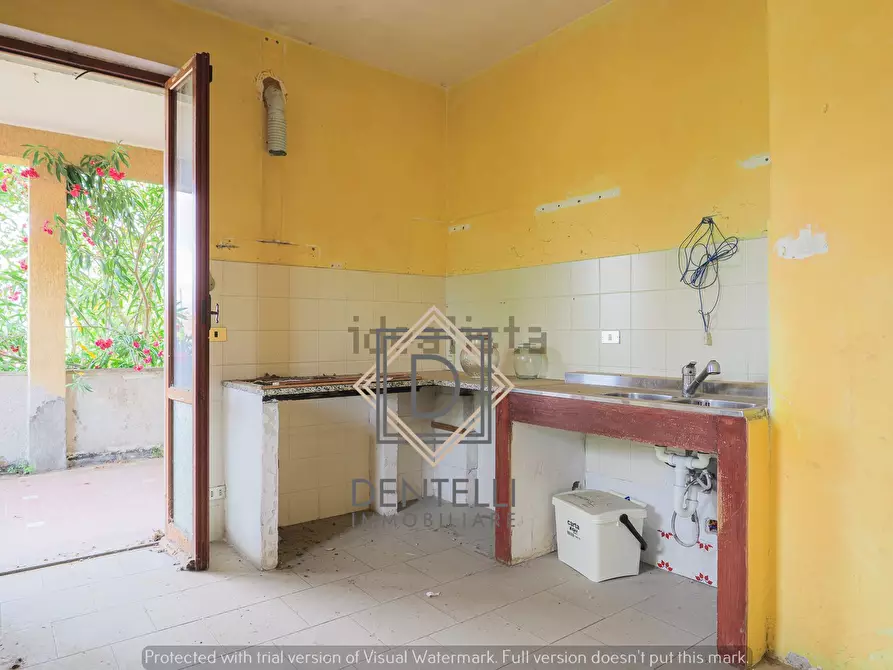 Immagine 7 di Quadrilocale in vendita  a Ameglia