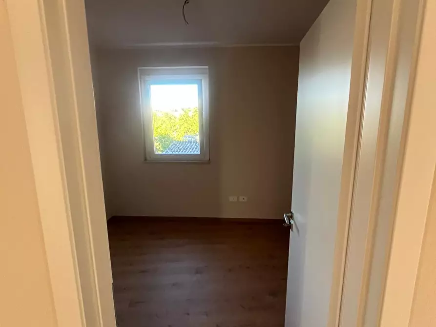 Immagine 9 di Quadrilocale in vendita  a Sarzana