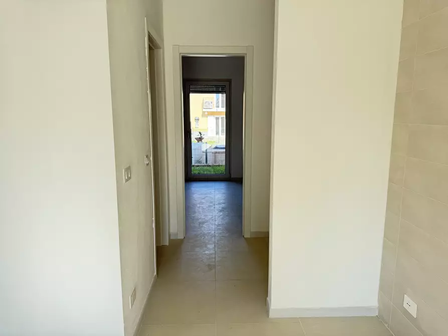 Immagine 13 di Bilocale in vendita  a Sarzana