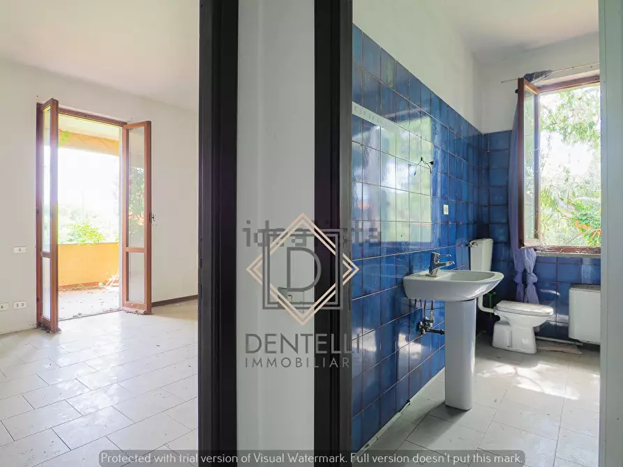 Immagine 11 di Porzione di casa in vendita  a Ameglia