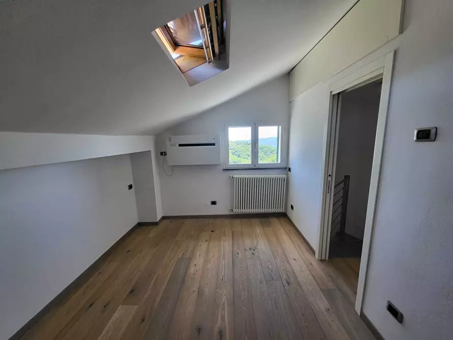 Immagine 41 di Quadrilocale in vendita  a Santo Stefano Di Magra