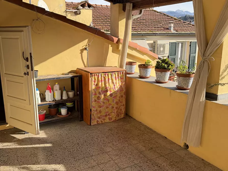 Immagine 25 di Quadrilocale in affitto  a Sarzana