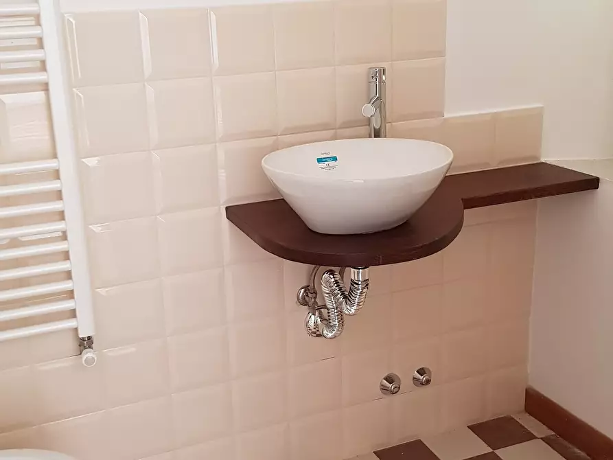 Immagine 9 di Quadrilocale in affitto  a Sarzana
