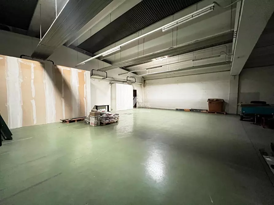 Immagine 25 di Attività artigianale in affitto  in Via Antonio Allegri 93 a Brescia