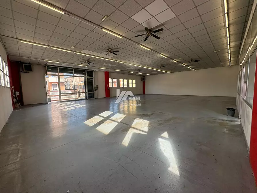 Immagine 4 di Attività artigianale in affitto  in Via Orzinuovi a Brescia