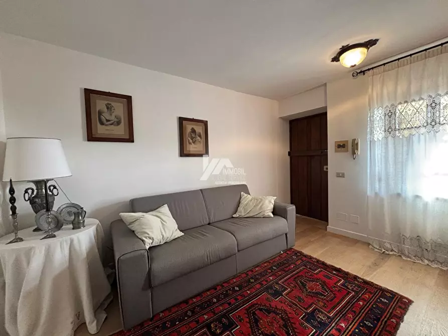 Immagine 2 di Trilocale in vendita  in via bezzuglio 3 a Toscolano-Maderno