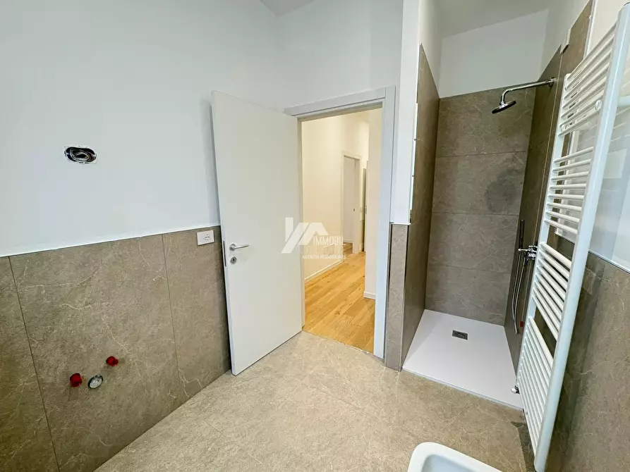 Immagine 10 di Trilocale in vendita  in Via Toscana 34 a Brescia