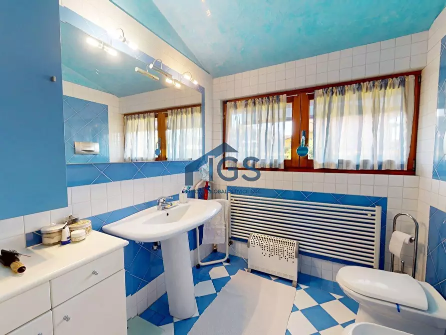 Immagine 21 di Villa in vendita  in Via Puglia 1 a Leno