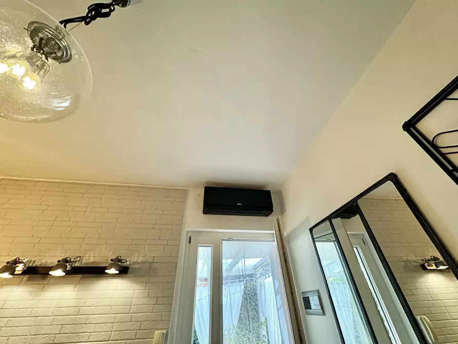 Immagine 14 di Quadrilocale in affitto  a Pietrasanta