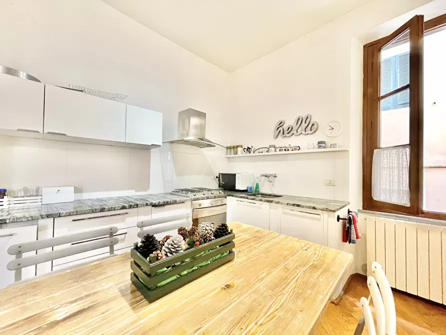 Immagine 18 di Trilocale in affitto  a Pietrasanta