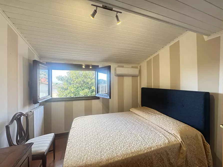 Immagine 30 di Mansarda in affitto  a Pietrasanta