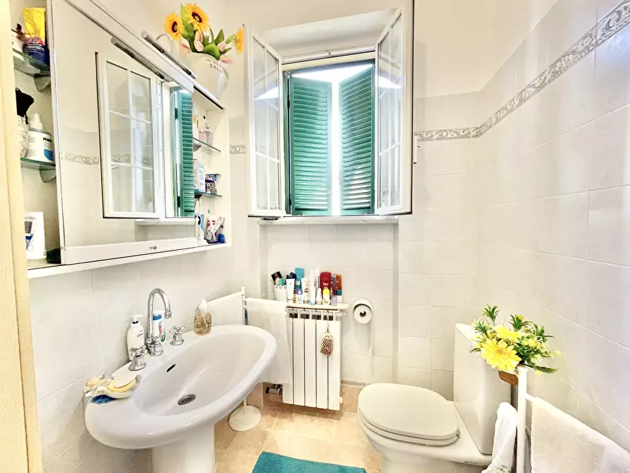 Immagine 26 di Quadrilocale in vendita  a Montignoso