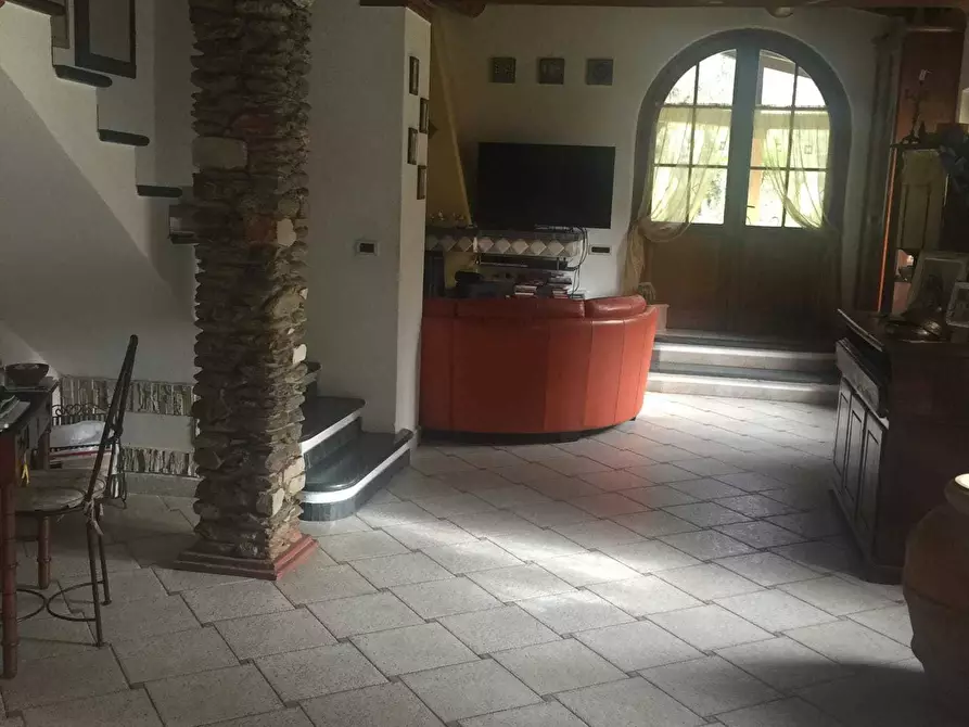 Immagine 7 di Villa in vendita  a Seravezza