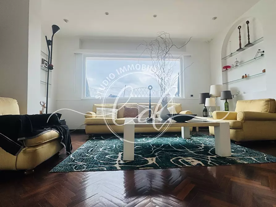 Immagine 30 di Attico in vendita  a Seravezza