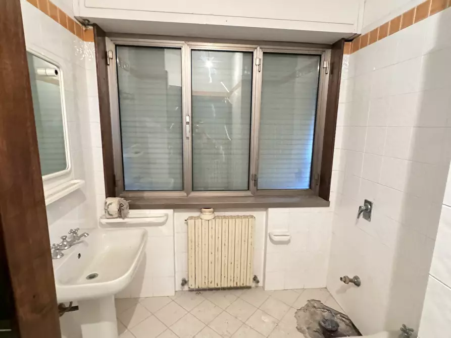 Immagine 55 di Porzione di casa in vendita  a Pietrasanta