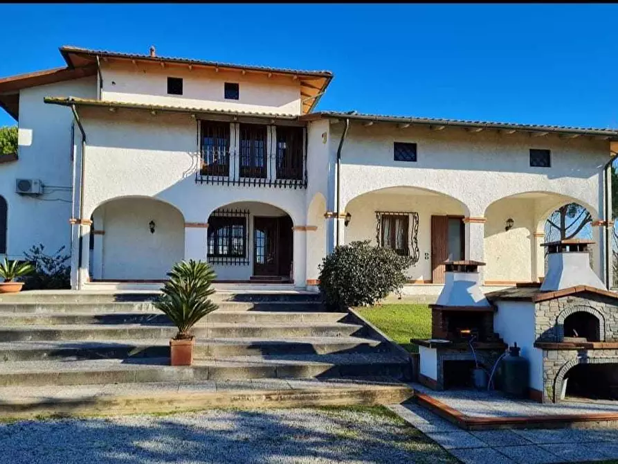 Immagine 20 di Villa in vendita  a Pietrasanta