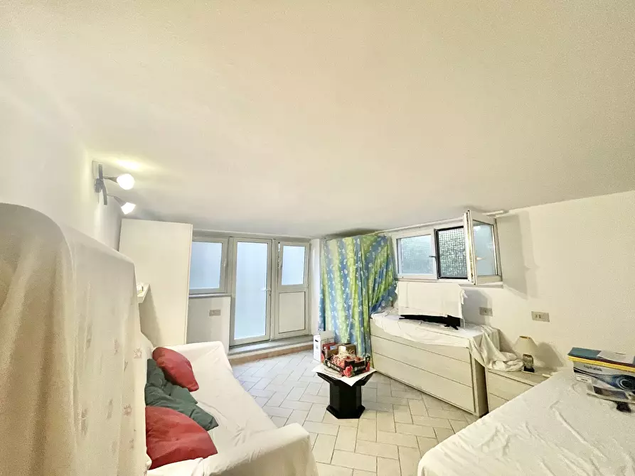 Immagine 36 di Quadrilocale in vendita  a Camaiore