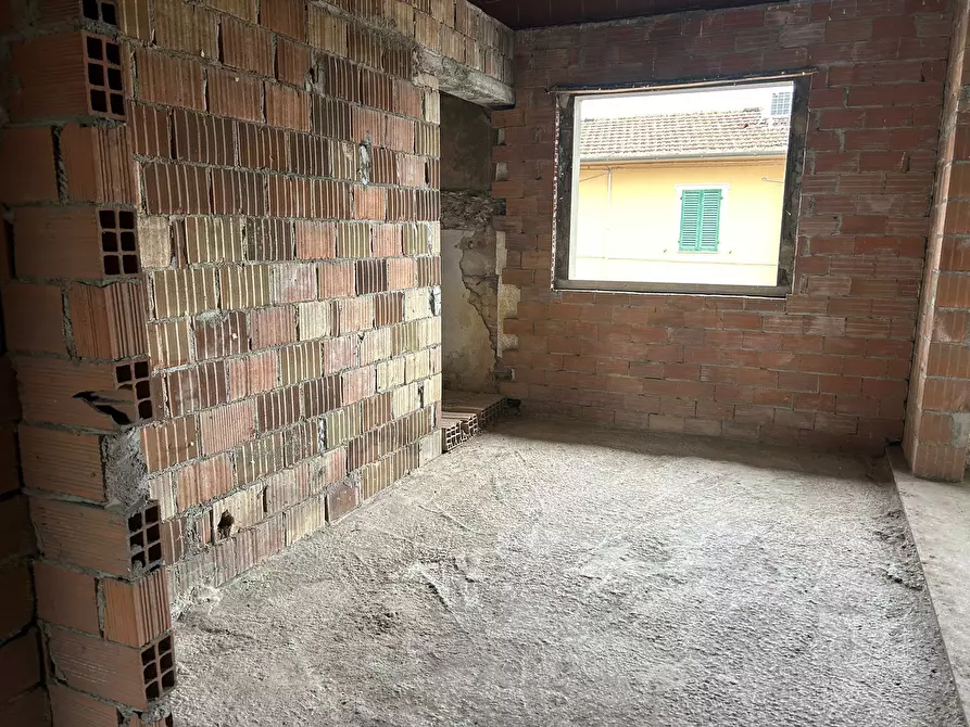 Immagine 2 di Porzione di casa in vendita  a Pietrasanta