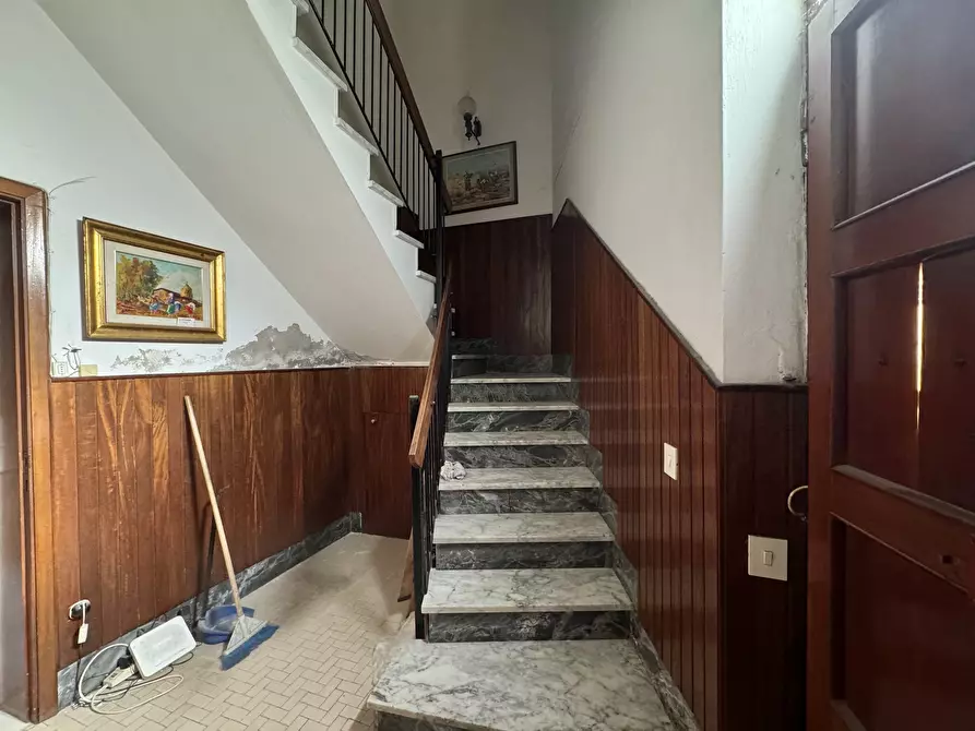 Immagine 3 di Porzione di casa in vendita  a Massa