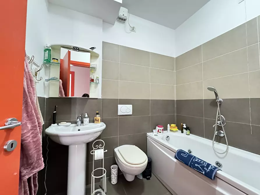 Immagine 14 di Quadrilocale in affitto  a Camaiore