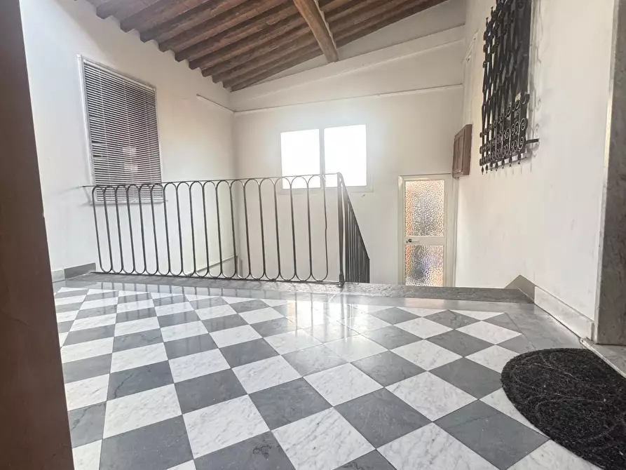 Immagine 45 di Mansarda in affitto  a Pietrasanta