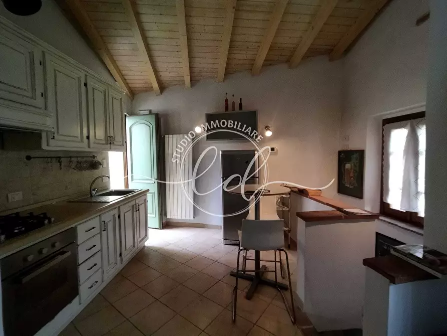 Immagine 13 di Porzione di casa in vendita  a Camaiore