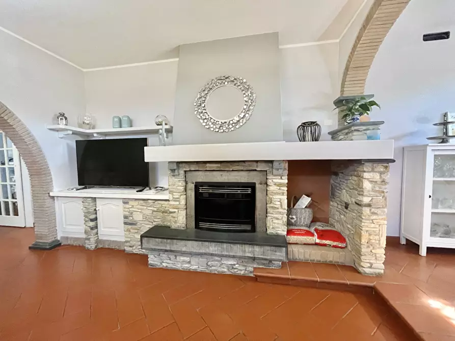 Immagine 9 di Porzione di casa in affitto  a Pietrasanta