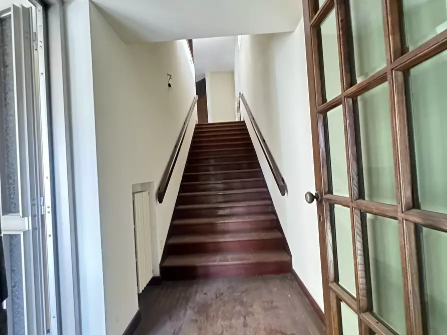 Immagine 17 di Porzione di casa in vendita  a Pietrasanta